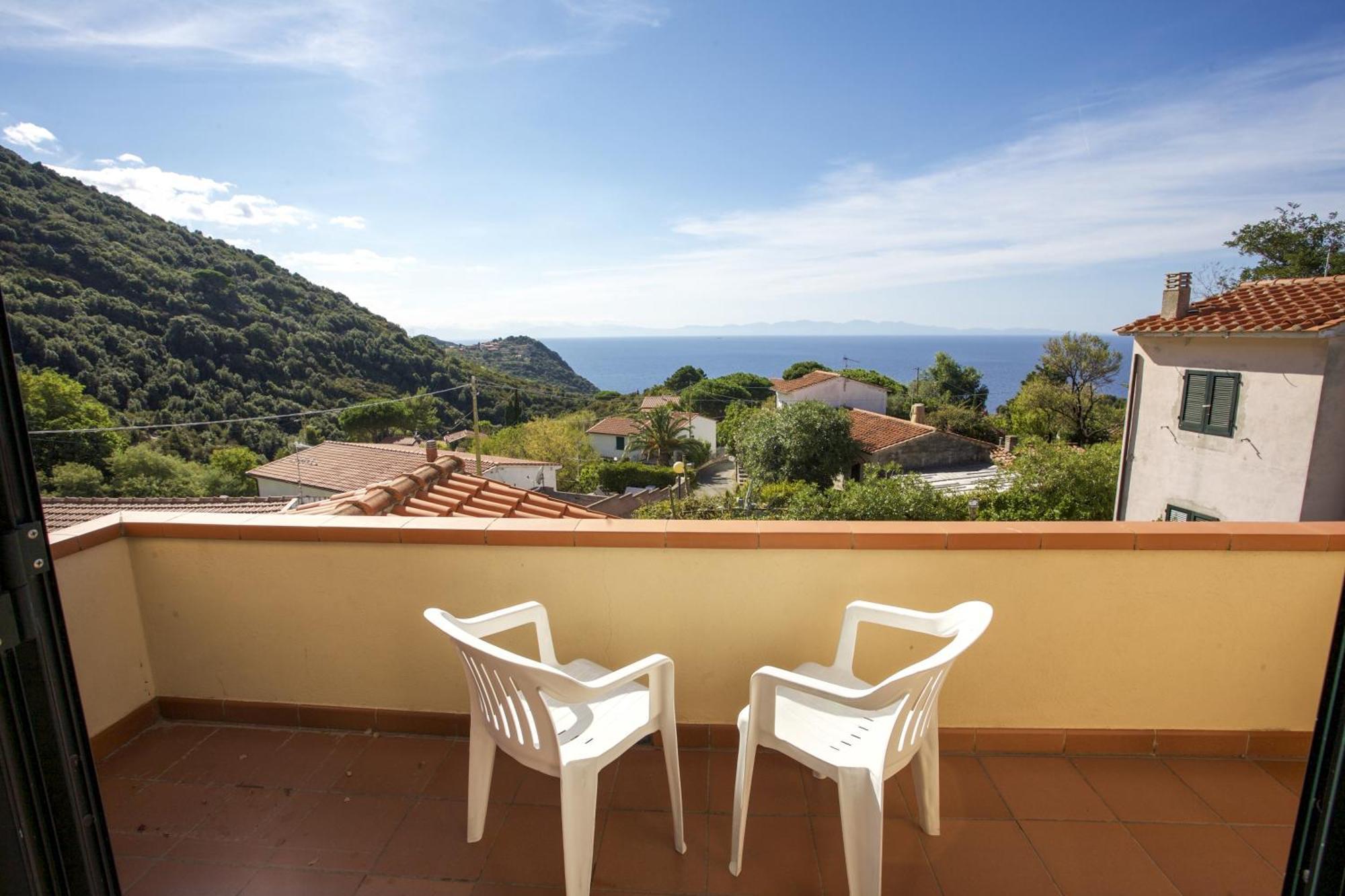 Bougainvillea Primo Piano - Goelba Zanca Buitenkant foto